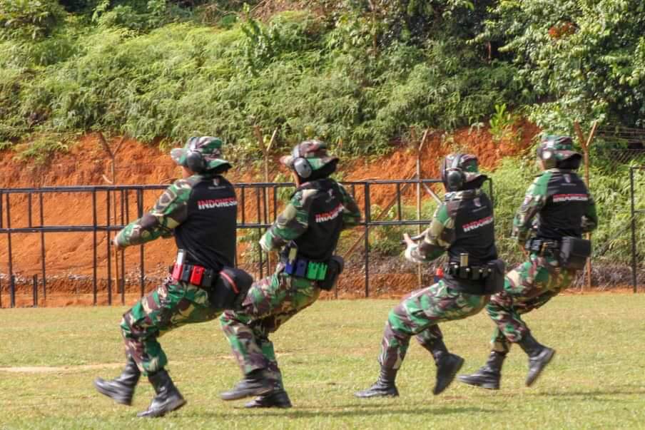 Anggota TNI AD sedang berlaga di ajang Asean Armies Rifle Meet (AARM) ke-28 di Malaysia. (Foto: Dispen TNI AD)