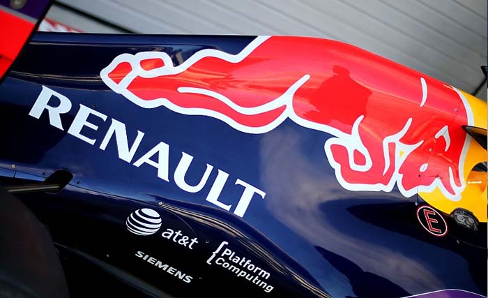 Mobil F-1 hasil kerjasama Red Bull dan Renault yang dinaiki  pembalap Daniel Ricciardo. (Foto: AFP)