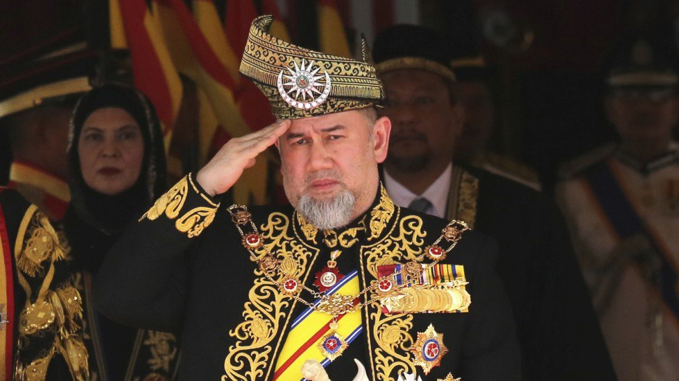 Raja Malaysia Yang di-Pertuan Agong Sultan Muhammad V, sekaligus Pangeran Kelantan.
