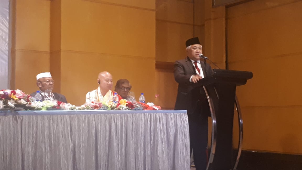 BERAGAMA: Din Syamsuddin ketika menghadiri Seminar Internasional di Dhaka. (Foto: md for ngopibareng.id)