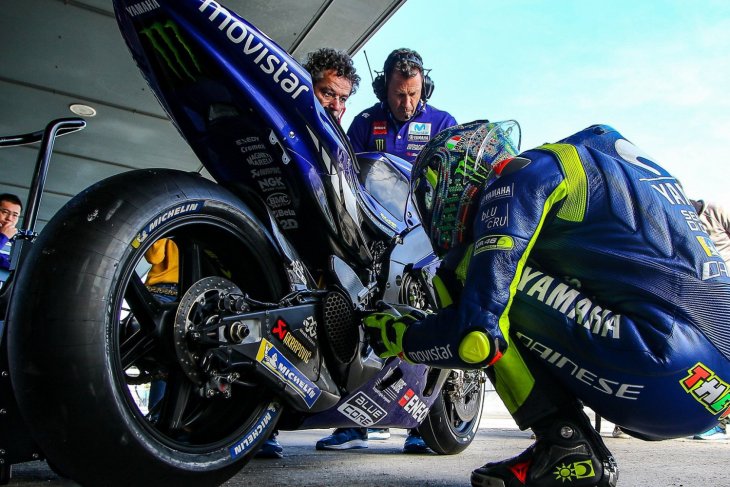 Valentino Rossi saat tes pramusim MotoGP 2019 di Jerez. Foto:twitter.com/MotoGP