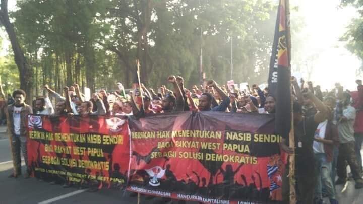 Unjuk rasa Mahasiswa Papua di Surabaya, Sabtu 1 Desember 2018, kemarin.