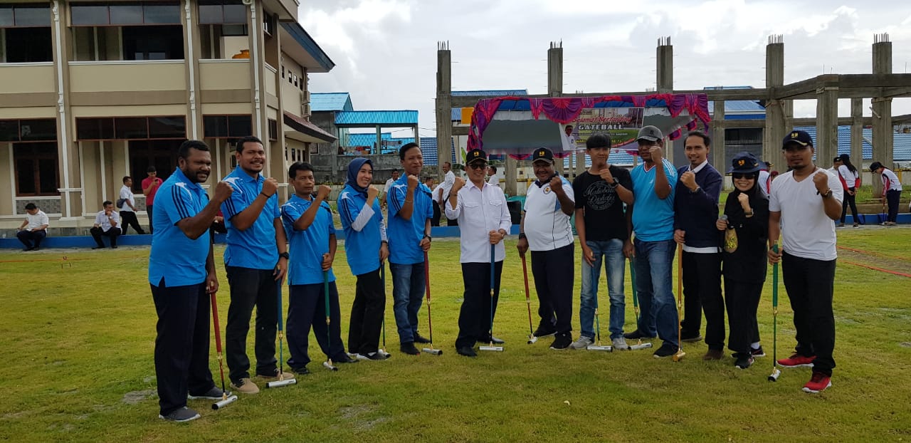 PJN Wilayah II Sorong sukses merebut Piala Bergilir Kepala BPJN XVII Manokwari DR Ir Yohanes Tulak Todingrara ST, MT. (Foto; Endra/ngopibareng.id)