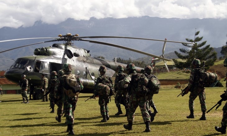 Tim penyelamat gabungan TNI/Polri di Nduga, Papua. Foto: antara