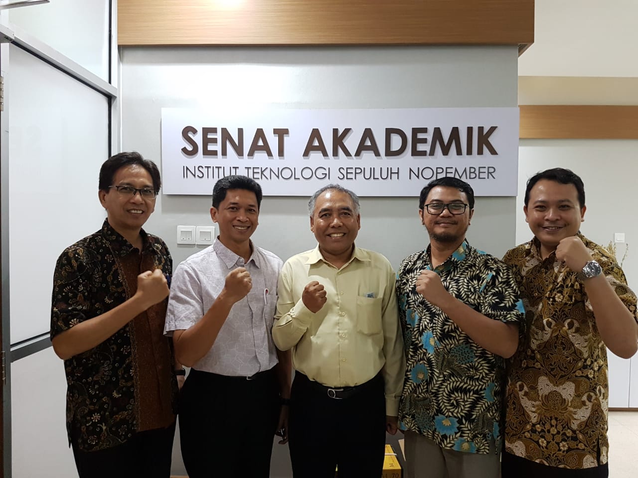 Lima bakal calon rektor ITS periode 2019 - 2024. (Foto: Amanah/ngopibareng.id)