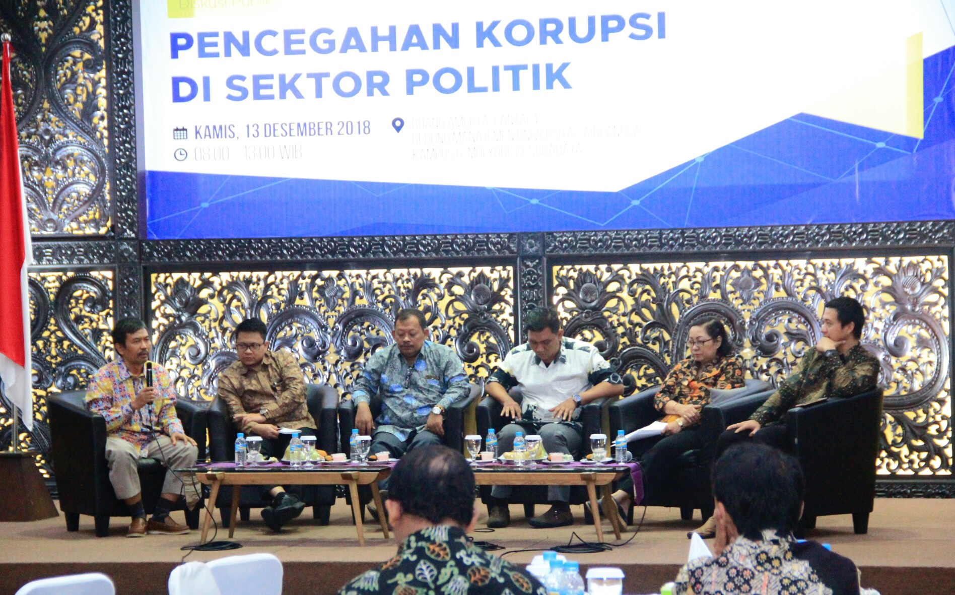 Acara diskusi publik bertama 'Pencegahan Korupsi di Sektor Politik' yang diselenggarakan di Unair kampus C Mulyorejo, Kamis 13 Desember 2018. (Foto: Amanah/ngopibareng.id)