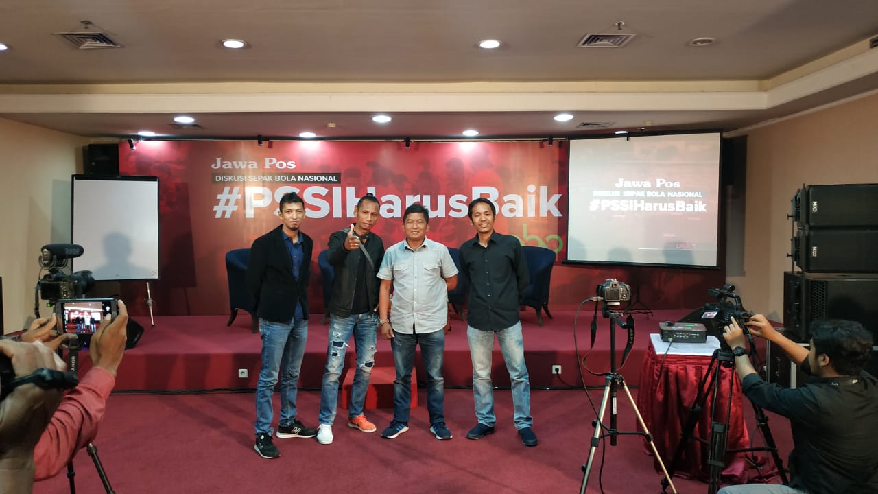 Acara diskusi PSSI harus baik di Graha Pena, Senin 17 Desemner 2018. (foto: Haris/ngopobareng.id)