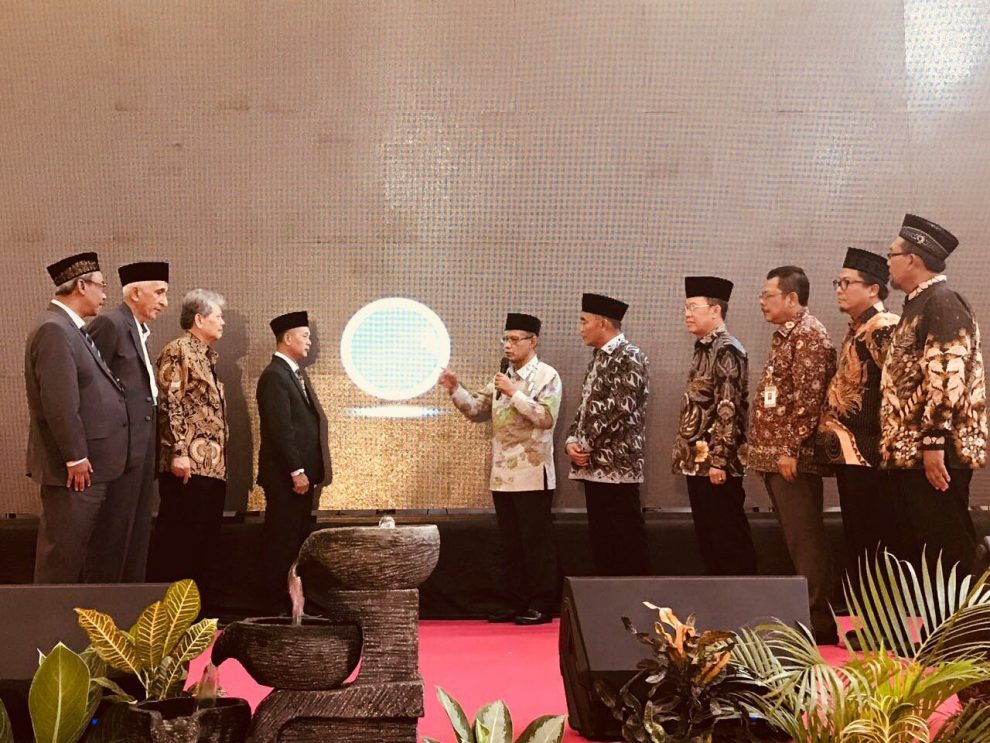 BERSAMA: Ketua Umum Pimpinan Pusat Muhammadiyah, Haedar Nashir bersama para tokoh Muhammadiyah. (foto: md for ngopibareng.id)