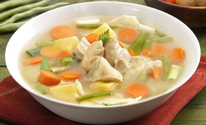 Semangkuk sup ayam mampu meredakan pilek. (Foto: dok.Ngopibareng)