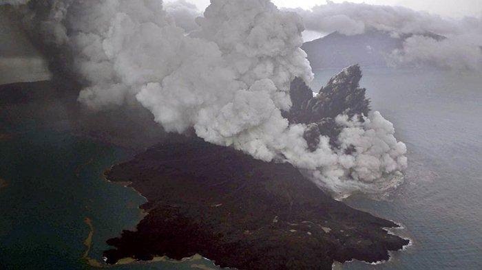 Erupsi Gunung Anak Krakatau. Foto: antara