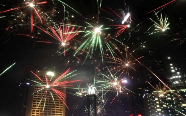 Pesta kembang api di malam tahun batu 2019 di Jakarta. (Foto: dok/antara)