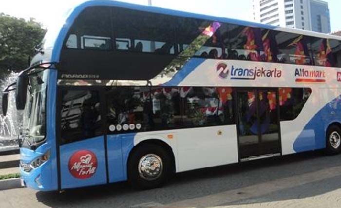 Bus tingkat "City Tour Transjakarta" alternatif wisata tahun baru di Jakarta. (Foto:Antara)