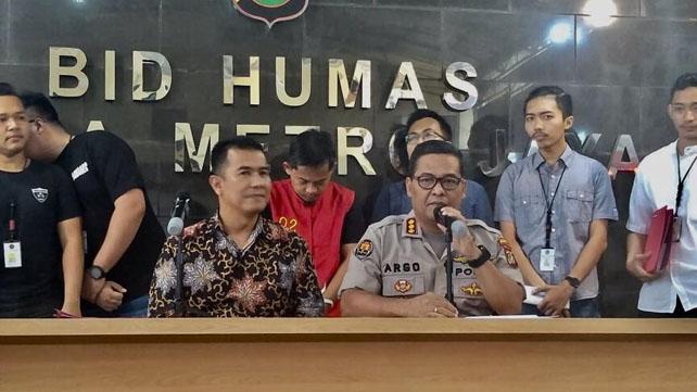 Kabid Humas Polda Metro Jaya, Kombes Pol Argo Yuwono dalam konferensi pers, Jumat, 11 Januari 2019 penangkapan pelaku pembuat Hoax tujuh kontainer surat suara di Tanjung Priok, Jakarta. (Foto: Ant)