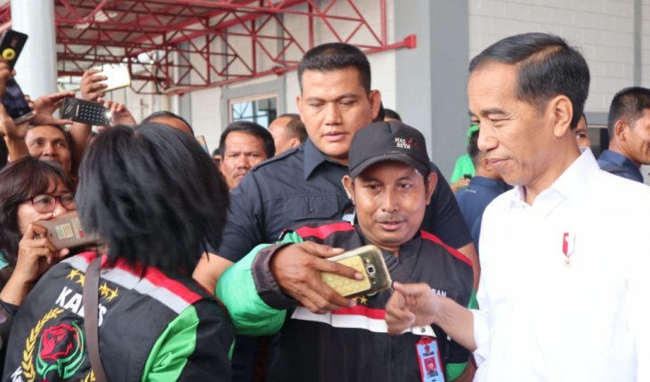 Presiden Joko Widodo di Silatnas Transportasi Online di JIExpo Kemayoran Jakarta, Sabtu 12 Januari 2019. (Foto: Antara/Desca Lidya Natalia)