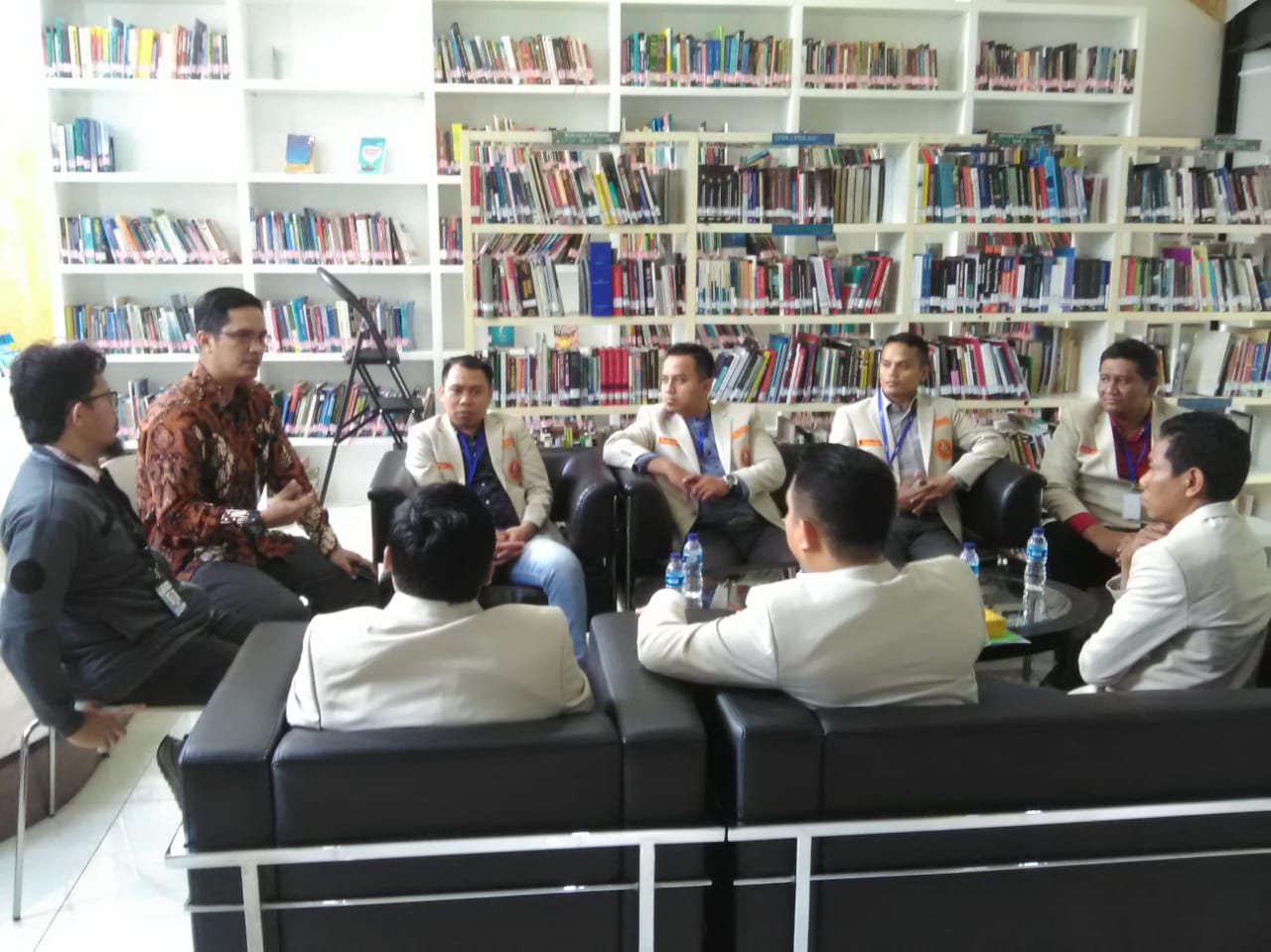 TEGAS: Pemuda Muhammadiyah memberikan pernyatan sikap. (Foto: md for ngopibarneg.id)