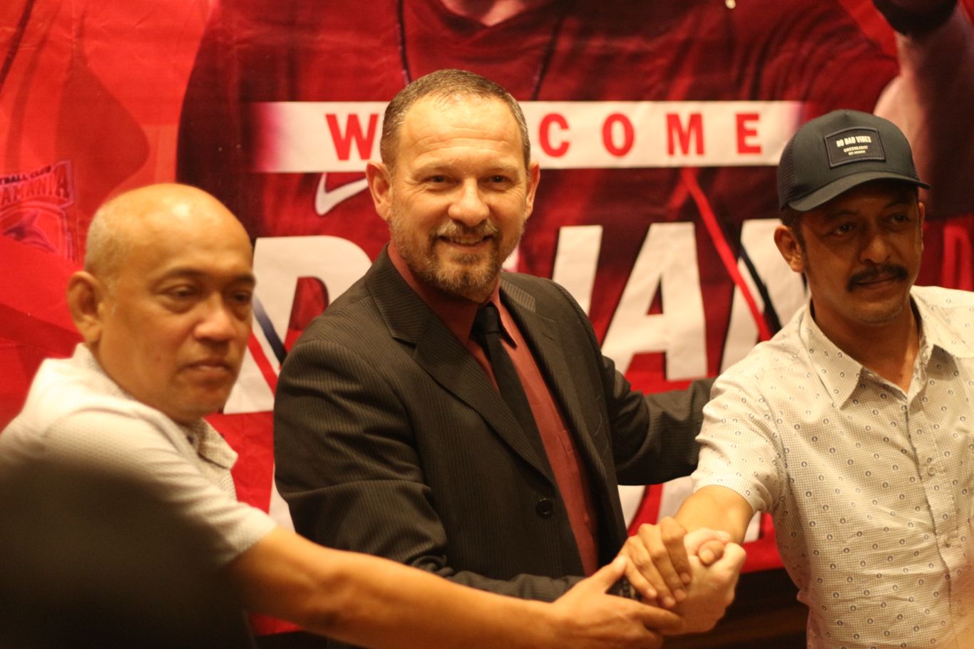 Dejan Antonic resmi menjabat sebagai pelatih Madura United. (foto: Haris/ngopibareng.id)