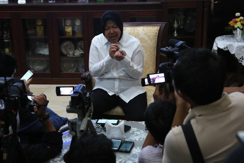 Walikota Surabaya Tri Rismaharini saat jumpa pers dengan media beberapa waktu lalu. (Foto: Farid/Ngopibareng)