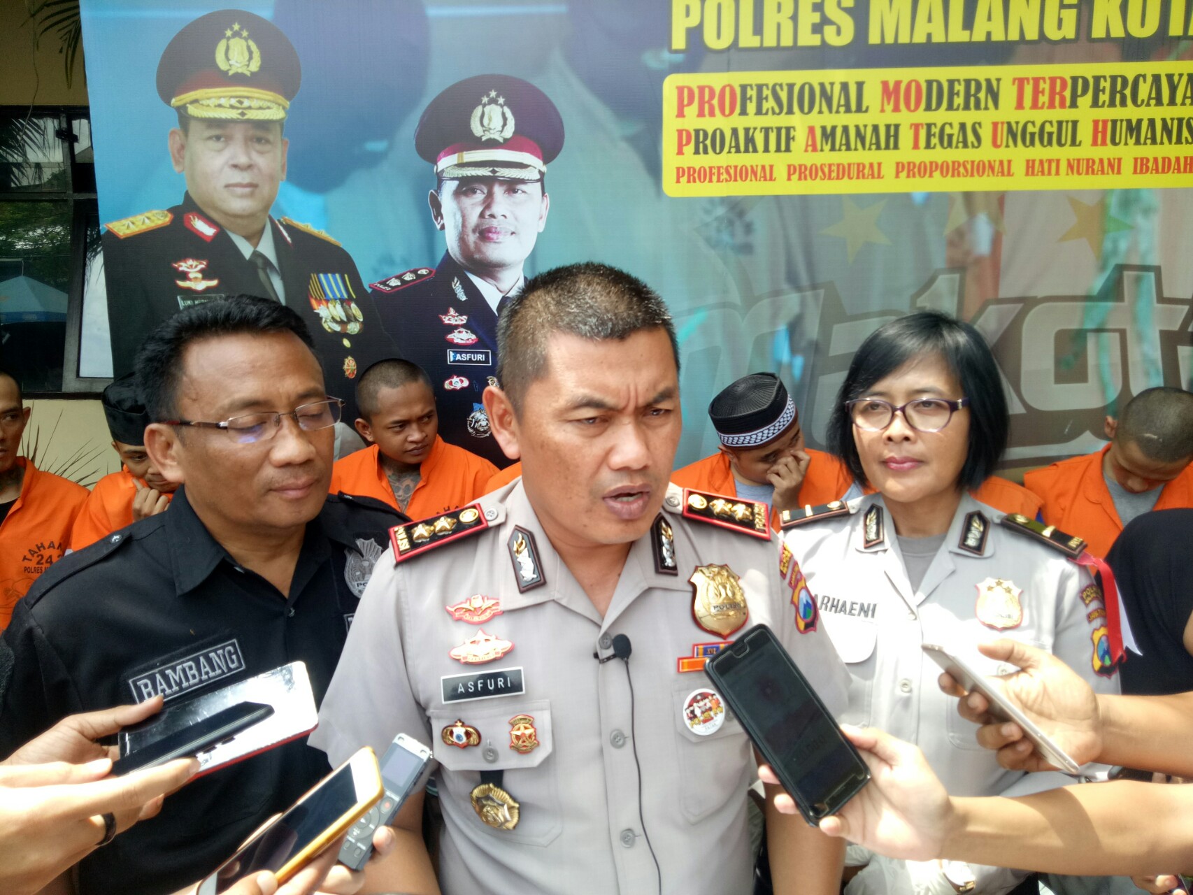 Kapolres Malang Kota, AKBP Asfuri saat memberikan keterangan kepada wartawan. (Foto: Umar/ngopibareng.id)
