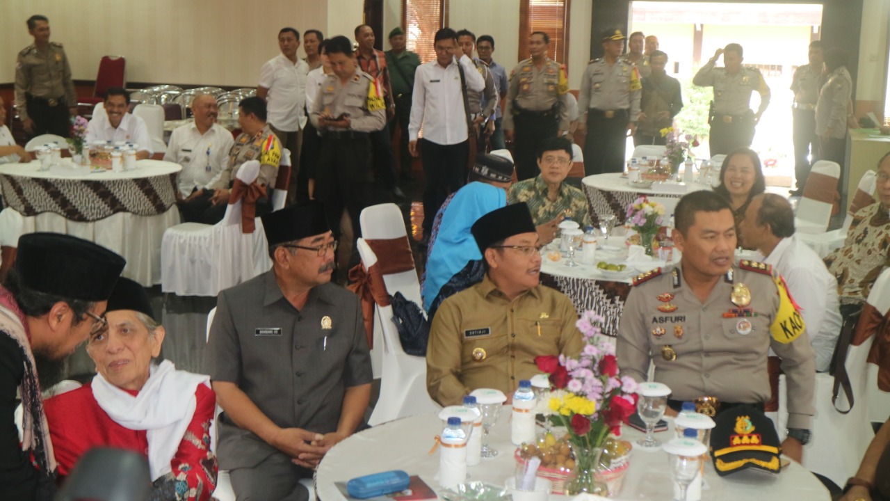 Forkopimda dan tokoh agama silaturahmi di Polres Malang Kota, Rabu, 16 Januari 2019. (Foto: Umar/ngopibareng.id) 