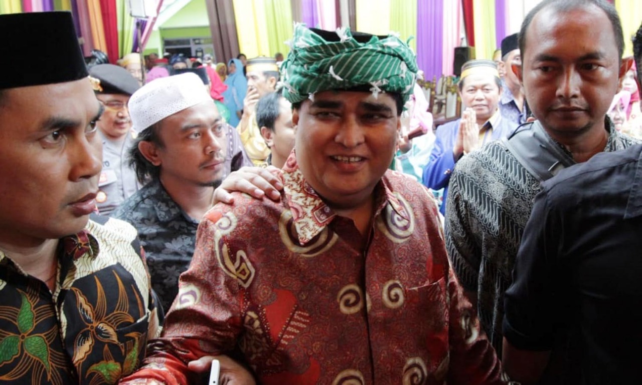 Dimas Kanjeng Taat Pribadi datang di padepokannya untuk menikahkan puterinya. (Foto: Istimewa/ngopibareng.id)