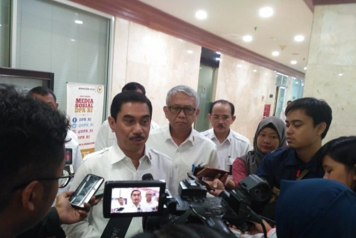 Kepala BNPT Komjen Polisi Suhardi Alius memberikan keterangan pers di Kompleks Parlemen, Jakarta, Kamis 24 Januari 2019. (Foto: Antara/Imam B)