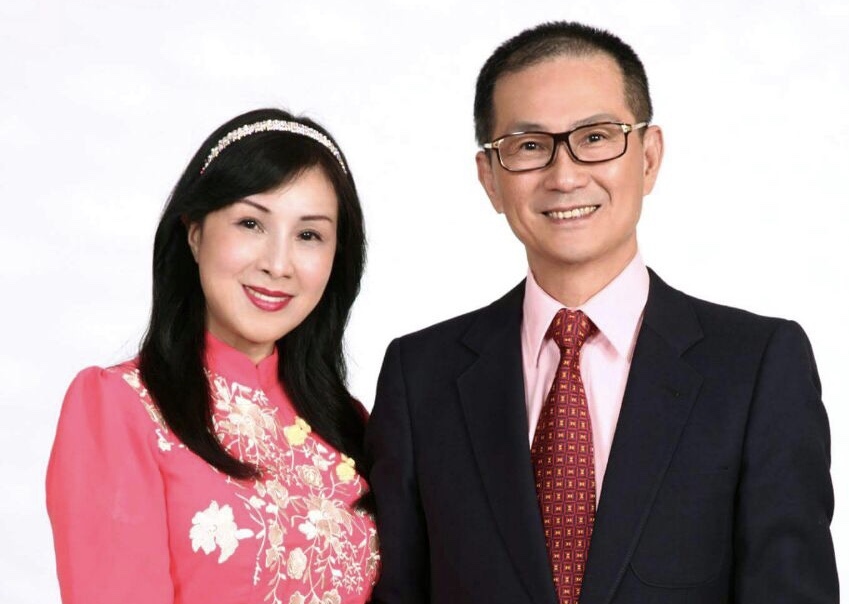 Pendiri Longevitology Wei Yu Feng beserta istrinya Lin Tze Chen. (Foto istimewa)