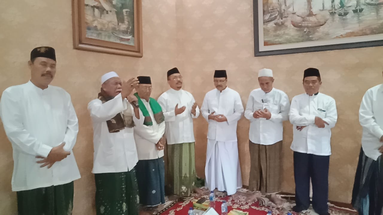 Doa bersama menjalang berakhirnya masa jabatan Wagub Jawa Timur Saifullah Yusuf (Gus Ipul) di rumah dinas Jl Imam Bonjol Surabaya (3/2). (Foto: Ngopibareng.id)