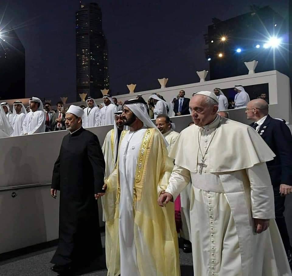 Paus Fransiskus bersama Imam Besar Masjid Al Azhar, Sheikh Ahmed Al-Tayeb. (Foto: afp)