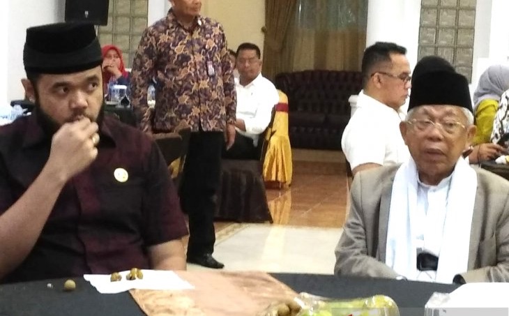 Walikota Padang Panjang Fadly Amran bersama Cawapres KH Ma’ruf Amin. (Foto: dok/antara)