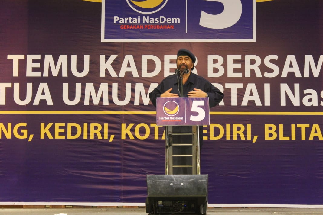 Ketua Umum Partai Nasdem Surya Paloh saat memberikan semangat kadernya di Tulungagung. (Foto: istimewa)