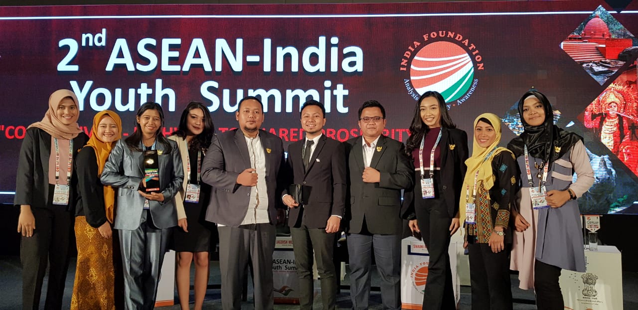 Sejumlah dosen dari Indonesia dalam 2nd ASEAN-India Youth Summit 2019. (Foto: umm for ngopibareng.id)