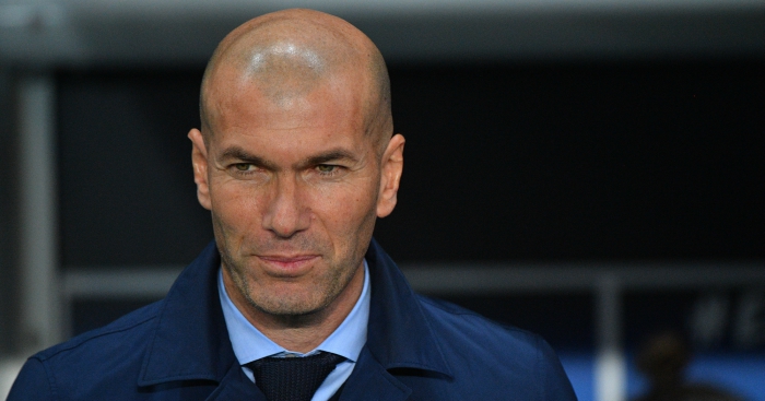 Zinadine Zidane diisukan sebagai calon pengganti Maurizio Sarri. (Foto: Twitter/@Football365)