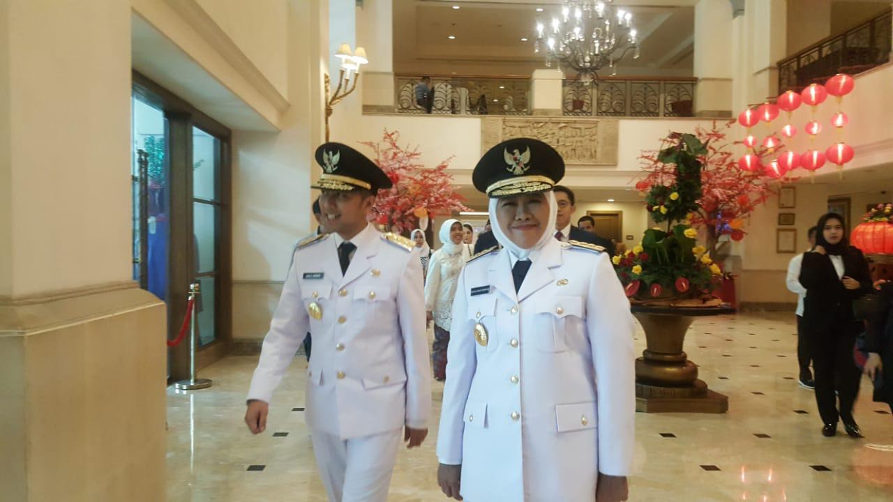 Khofifah-Emil usai dilantik di Istana Negara, Jakarta, Rabu, 13 Februari 2019. (Foto: Istimewa) 