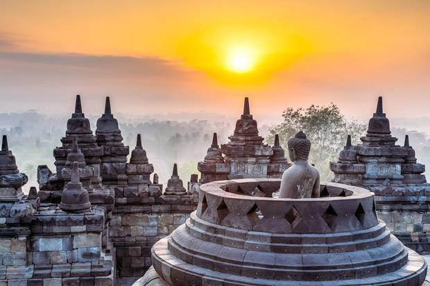 Pamor Borobudur yang masih kalah jauh dengan Angkor Wat di Kamboja. (Foto:Istimewa/alodiatour)