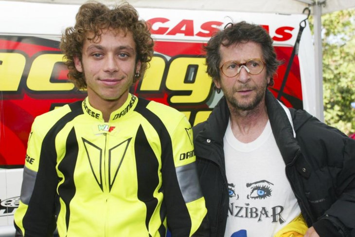 Pebalap MotoGP Valentino Rossi bersama sang ayah Graziano Rossi. (Foto: MotoGP)