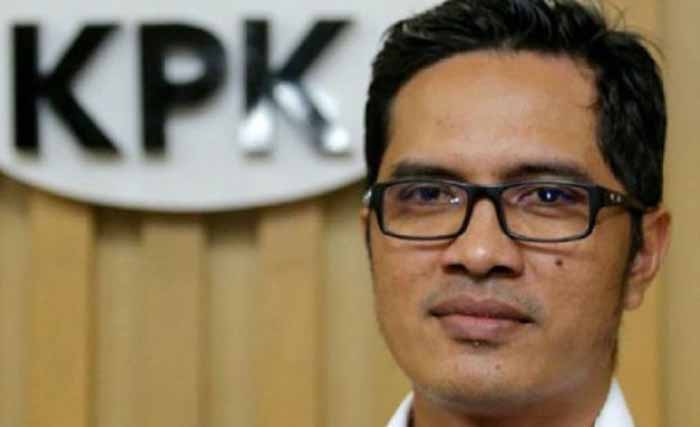 Juru Bicara KPK Febri Diansyah  memberi keterangan kepada wartawan di Jakarta. (Foto:Antara)