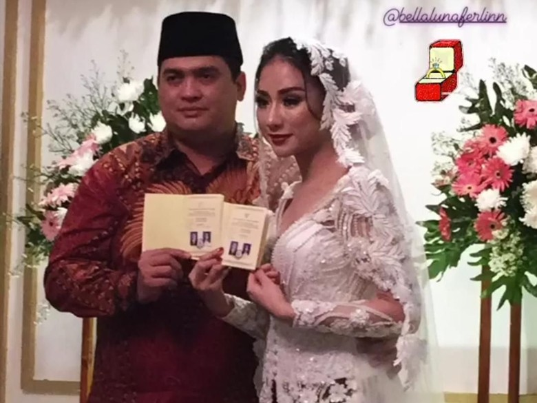 Bella Luna menikah ketiga kalinya dengan seorang pengusaha bernama Nana. (Foto: Instagram Emma Waroka)