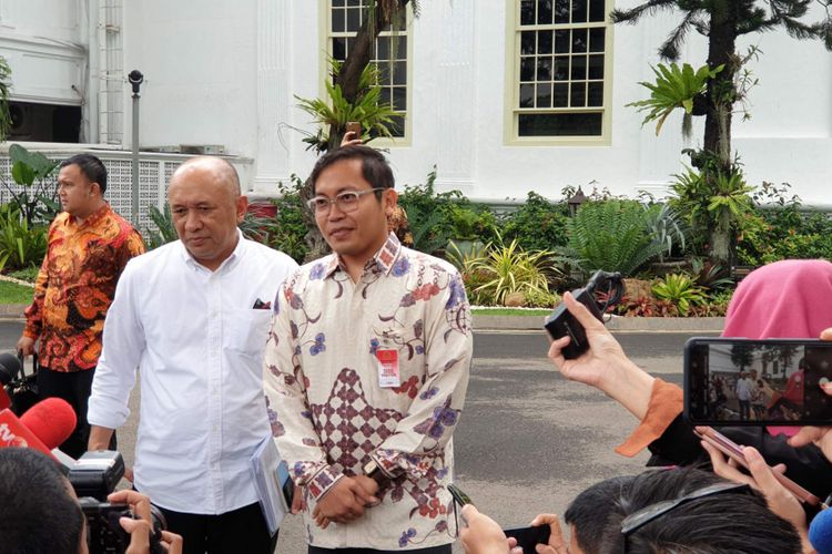 CEO Bukalapak Ahmad Zaky usai bertemu Presiden Jokowi di Istana Merdeka, Jakarta, Sabtu 16 Februari 2019.(Foto: Kompas.com/Ihsanuddin)