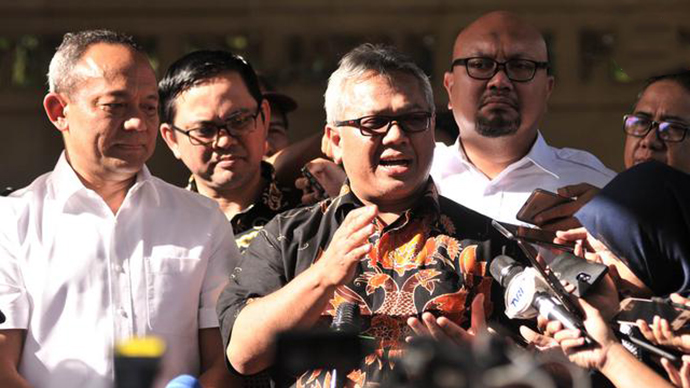 Ketua KPU Arief Budiman memberi keterangan pada pers. (Foto: asm/ngopibareng.id)