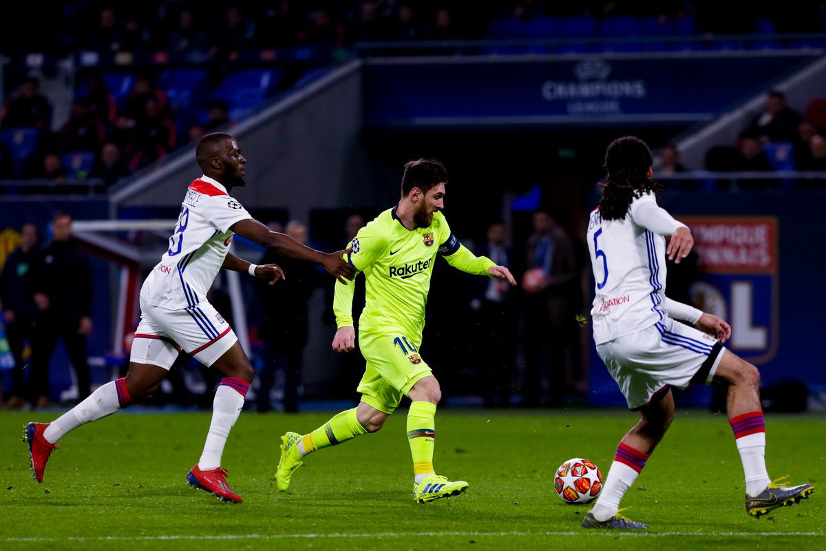 Lionel Messi tak mampu berbuat banyak saat Barcelona ditahan imbang 0-0 oleh Lyon di babak 16 besar Liga Champions. (Foto: Twitter/@FCBarcelona)