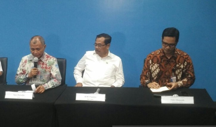  Dari kiri-kanan. Kepala BNN Heru Winarko, Ketua KPK Agus Rahardjo, Jaksa Agung HM Prasetyo, dan Juru Bicara KPK Febri Diansyah saat konferensi pers 