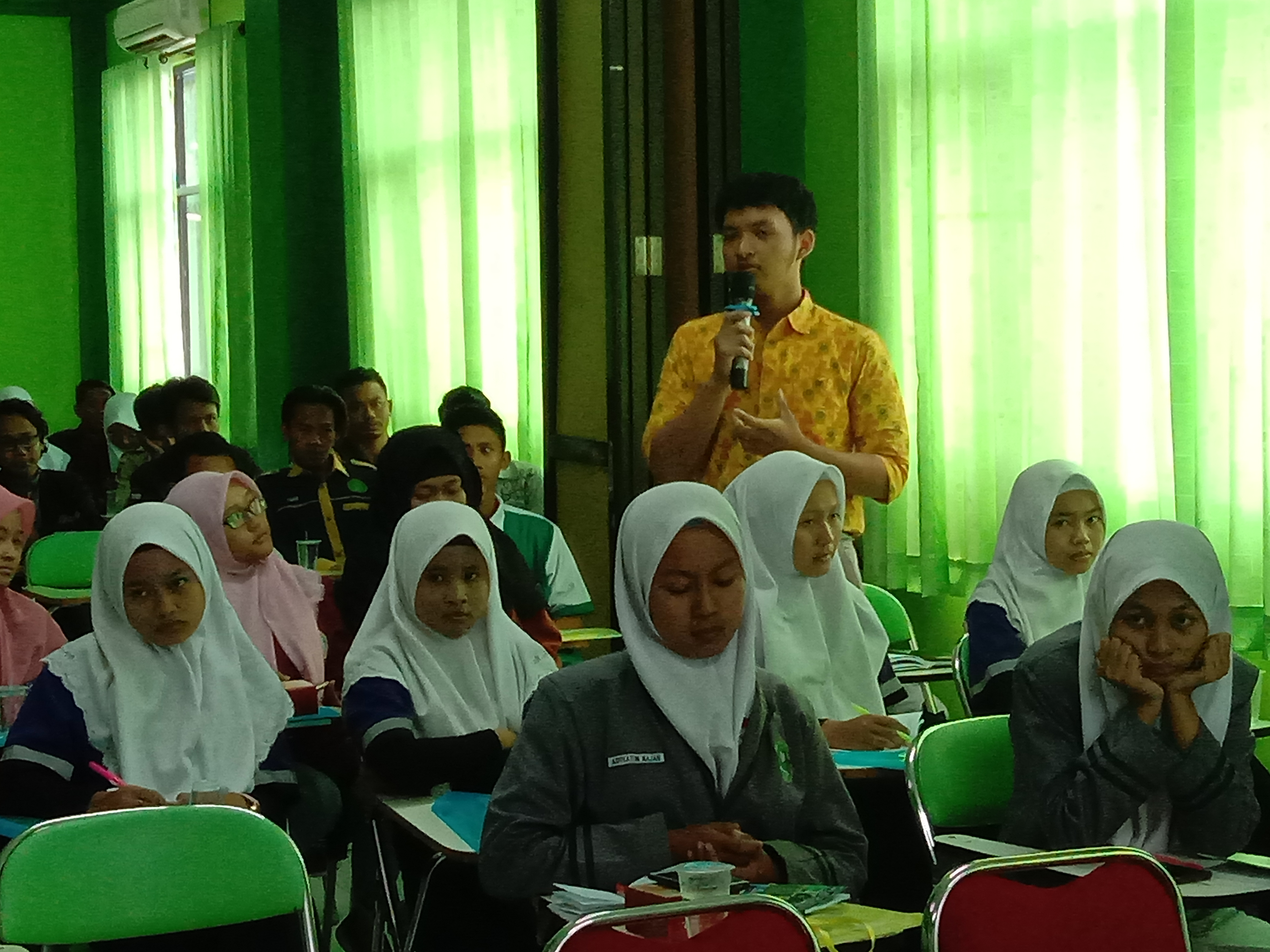 Seminar Kebangsaan Pelajar dan Mahasiswa se Kabupaten Lamongan di gelar BEM Unisla (foto:Totok/ngopibareng.id)