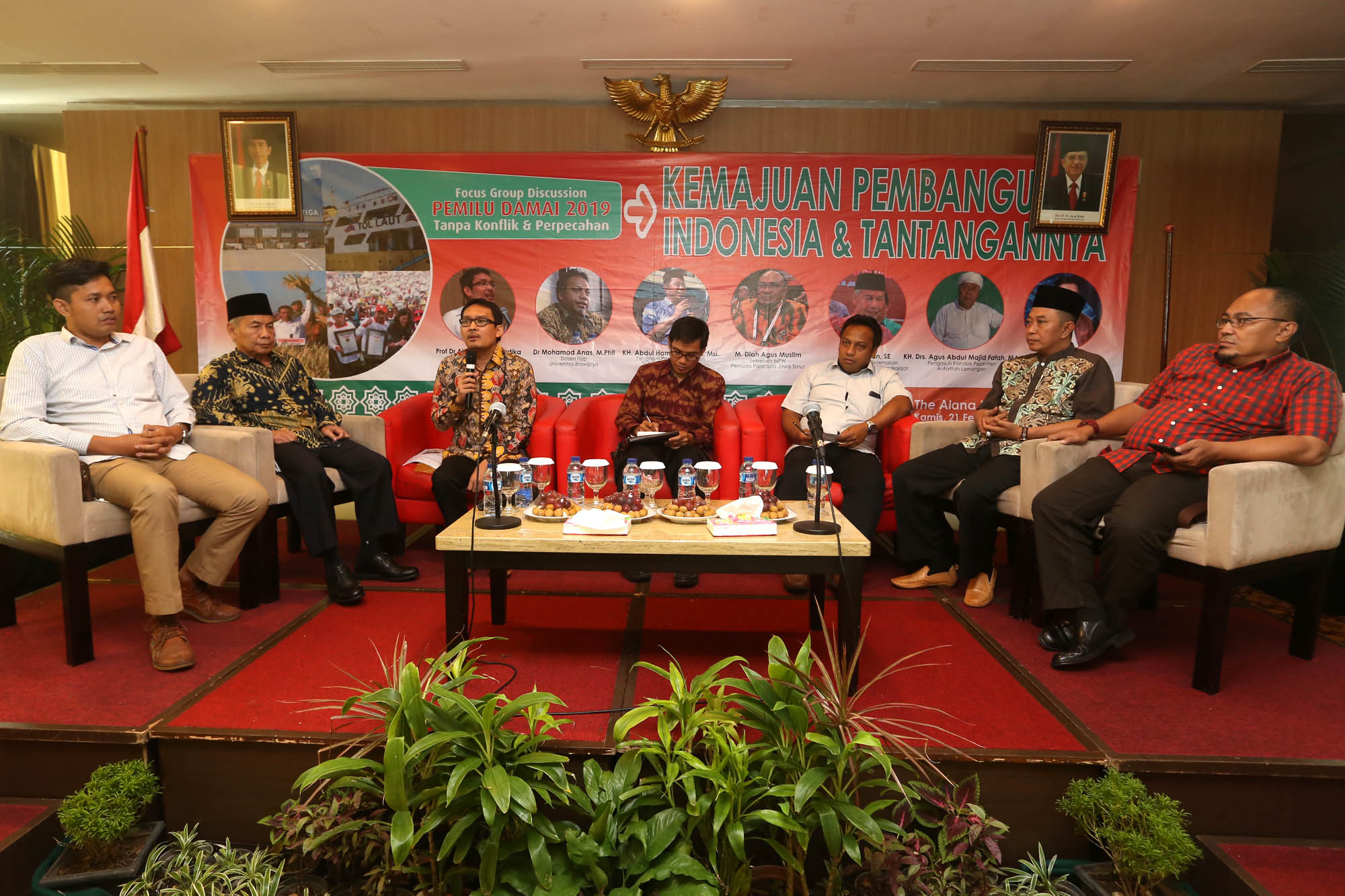 FGD dan seminar "Kemajuan Pembangunan dan Tantangannya" di Hotel Alana Surabaya. (Foto: riadi/ngopibareng.id)