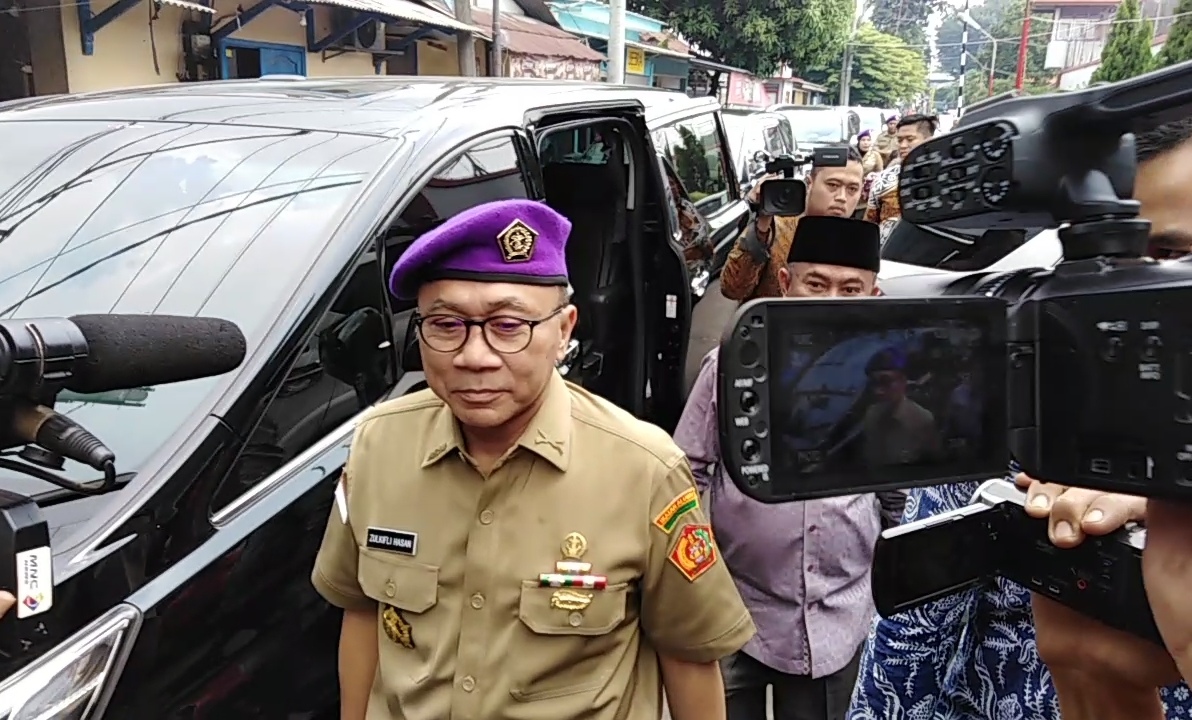 Zulkifli Hasan saat tiba di Rutan Klas 1 Surabaya, Medaeng, Sidoarjo, Sabtu, 23 Februari 2019. (Foto: Farid/ngopibareng.id)