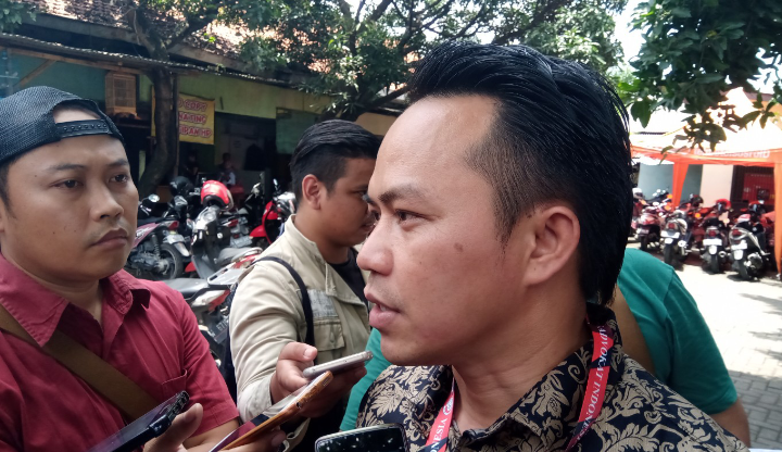 Kuasa hukum Ahmad Dhani, Zahid saat ditemui di Rutan Klas I Surabaya, Medaeng, Sidoarjo, Senin, 25 Februari 2019. (Foto: Farid/ngopibareng.id) 