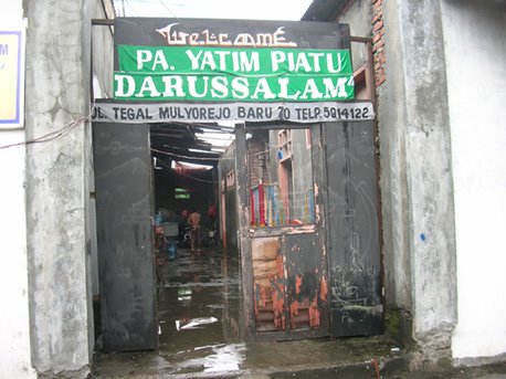 Ilustrasi salah satu panti asuhan di Surabaya. (Foto: http://bepe2009.blogspot.com)