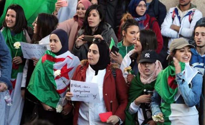 Sebagian mahasiswa Aljazair unjuk rasa di Ibukota Aljir. (Foto:Reuters)