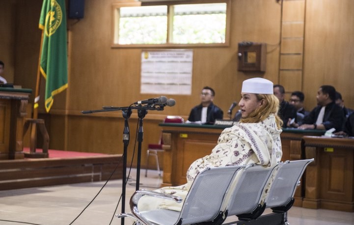  Terdakwa kasus dugaan penganiayaan terhadap remaja, Bahar bin Smith menjalani sidang perdana di Pengadilan Negeri Bandung, Jawa Barat, Kamis 28 Februari 2019. (Foto: Antara/M Agung Rajasa)
