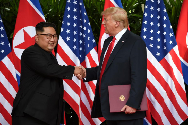 Pertemuan Presiden Amerika Serikat Donald Trump dan Pemimpin Tertinggi Korea Utara Kim Jong Un. (Foto: reuters via antara)