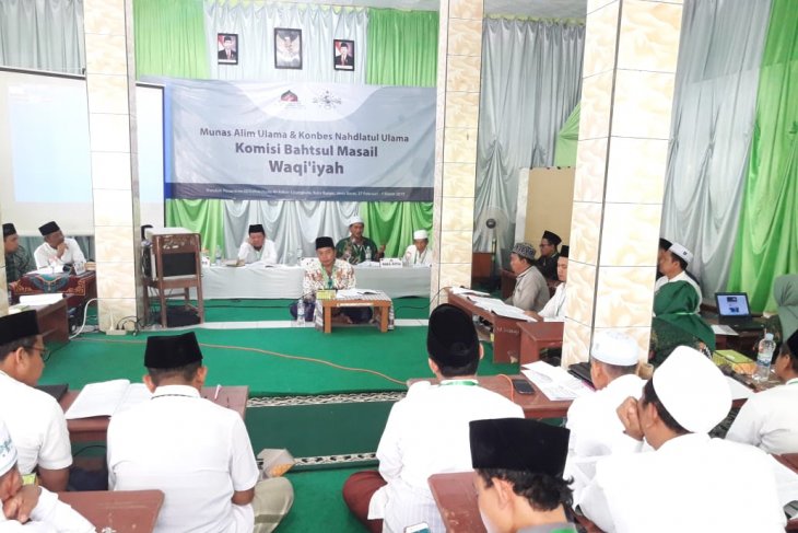 Sidang Komisi Bahtsul Masail Diniyah Waqi'iyah Musyawarah Nasional Alim ulama di Pondok Pesantren Miftahul Huda Al Azhar, Banjar, Jawa Barat, Kamis, 28 Februari 2019. (Foto: PBNU)